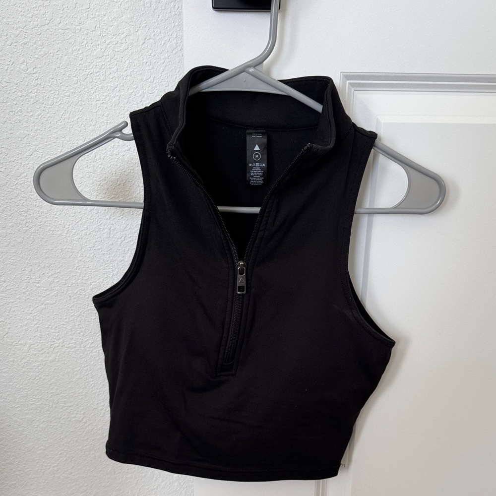 Vitality Black Sleeveless Zip-Up Athletic Top Size Medium